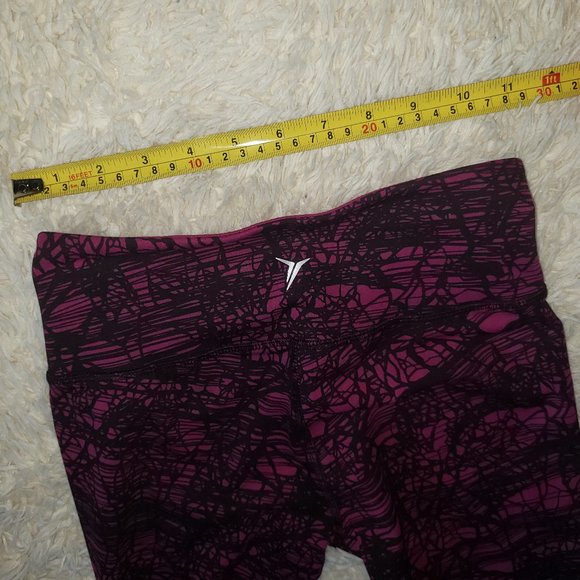 Old Navy Active Yoga Leggings Capri - Picture 5 of 6